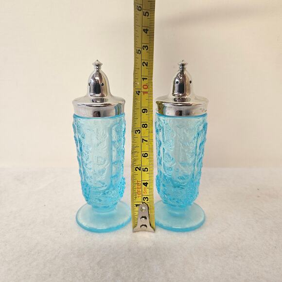 VTG Westmoreland Ice Blue Grape Salt and Pepper Shakers - Picture 8 of 8